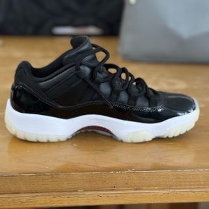 Size 9 - Jordan 11 Retro Low 72-10